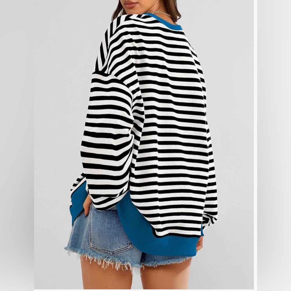 Oversized Striped Crewneck - Picture 2 of 7